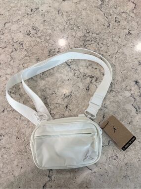 NEW - Jordan Jumpman 1.5L White Crossbody Bag Sport Casual